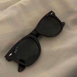 Ray Ban Wayfarer Polarized Tortiseshell 50x22